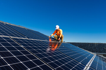 Connecting Your Solar Panels to the Grid